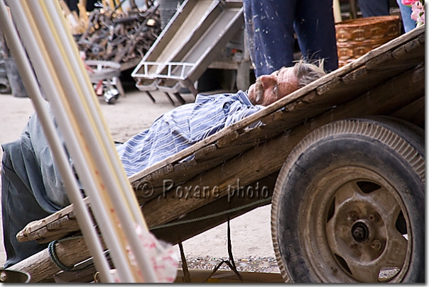 Sieste - Nap - Bazar d'Erbil - Erbil's bazaar - Arbil - Hewler - Hawler