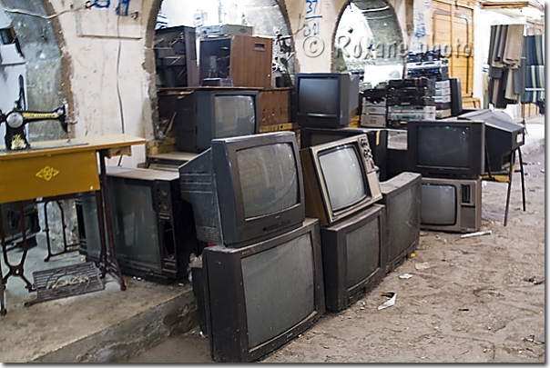 Télévisions dans le bazar de Koyasandjak - TV in the Koya Sadjak bazaar - Koyasandjak - Koya Sandjak - Koy Sandjak