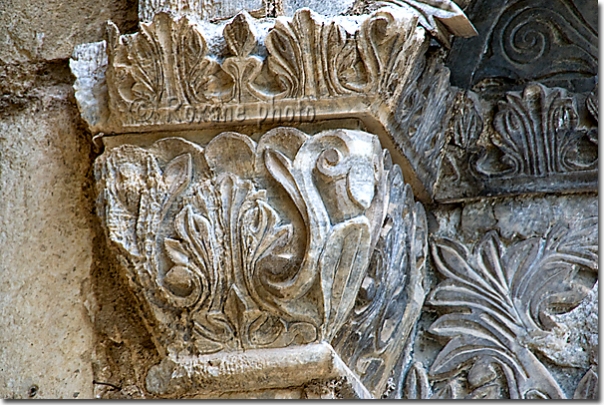 Chapiteau de colonne ouvragé - column capital - Lalesh - Lalish