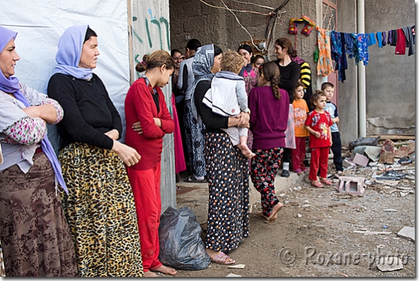 Distribution pour les femmes - Distribution for women - Humanity