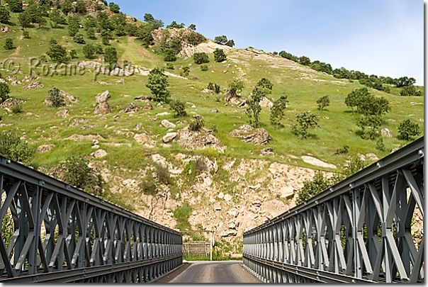 Pont métallique sur le Grand Zab - Metal bridge over the Great Zab  Rezan